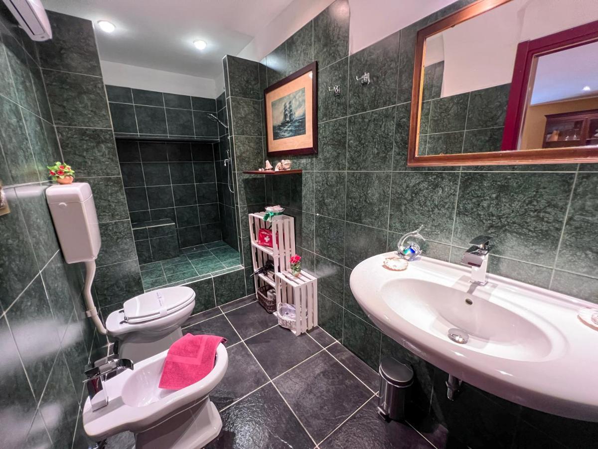 Loft Di Charme In Centro Genovaアパートメント エクステリア 写真